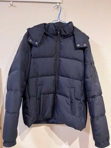 후드 부착 다운 자켓 네이비 블루