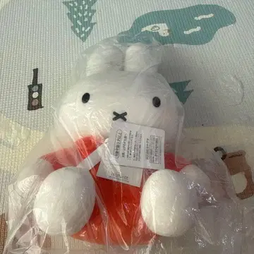 미피 봉제 인형 화이트와 빨간색
