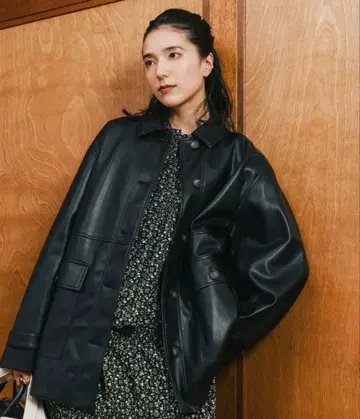 새상품 페이크 가죽 자켓 스무스 가죽 스텐카라 코트 블랙
