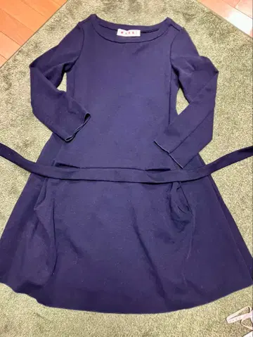 네이비 긴팔 A라인 원피스