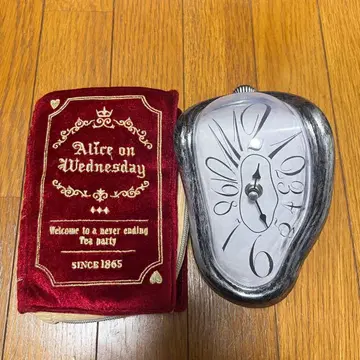 Alice on Wednesday 시계 파우치