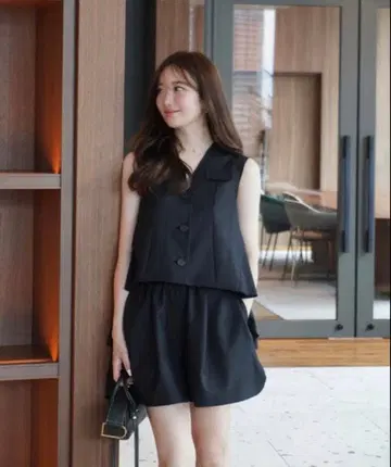 [ 새상품 미사용 ] hyeon blossom gilet / black