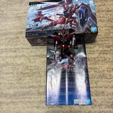 IMMORTAL JUSTICE GUNDAM 1/144 BANDAI
