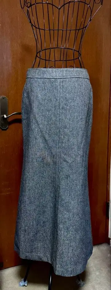 BARNEYS NEW YORK 머메이드 타이트 스커트 ( 사이즈 40 )