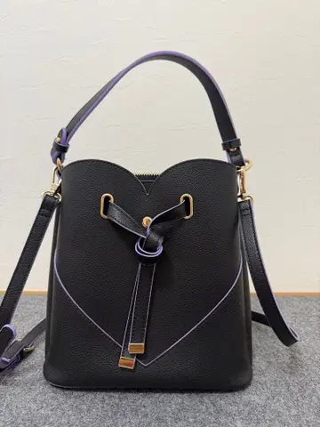 V I S 숄더백 하트형 블랙 퍼플