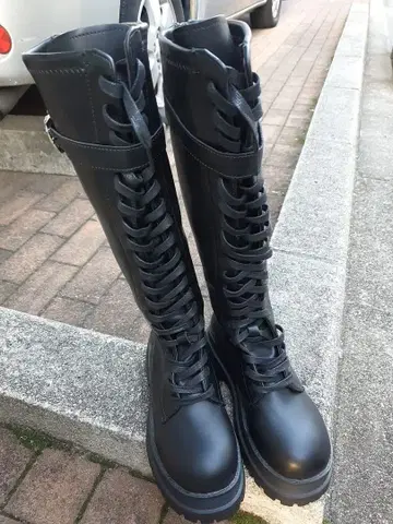 블랙 롱 부츠 레이스업