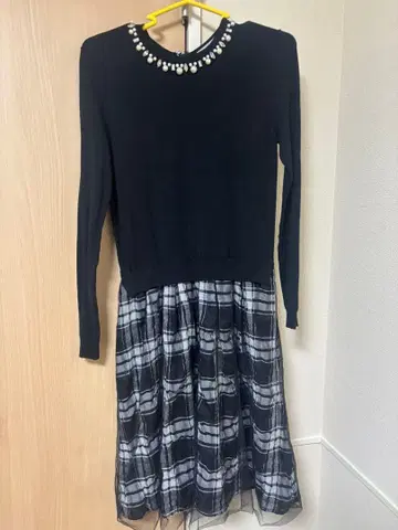 리랜드트루 블랙 긴팔 원피스