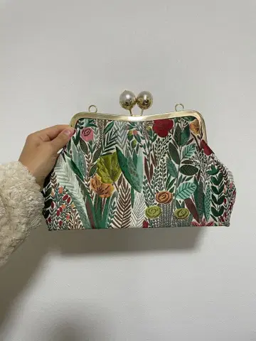 꽃무늬 가마구치 백 펄 스트랩 포함