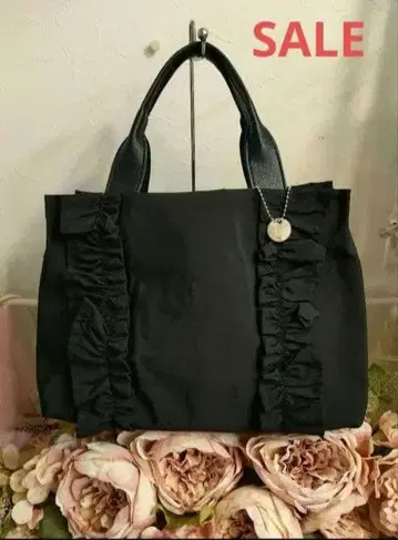 1962: SALE 프릴 디테일의 스퀘어형 핸드백