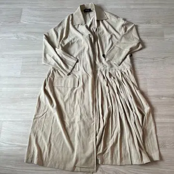 베이지 롱 코트