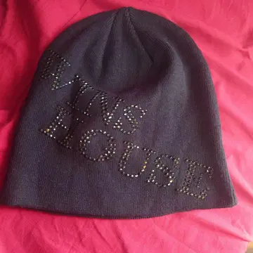 스톤 장식 블랙 니트 모자