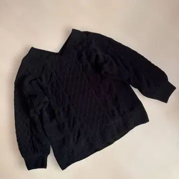 타임세일 아줄바이마우지 블랙 V넥 케이블 짜임 니트