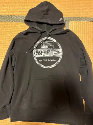 NEW ERA 블랙 그래픽 후드티 M 사이즈