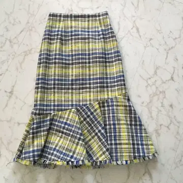 체크 무늬 플레어 밑단 타이트 스커트 더 버지니아