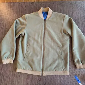 올리브 그린 봄버 자켓