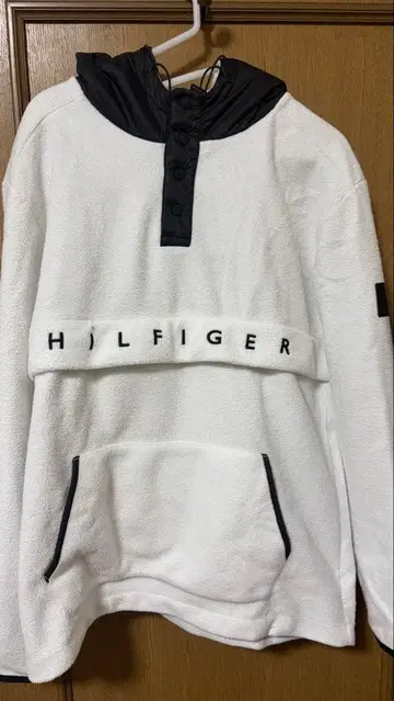 TOMMY HILFIGER 화이트 플리스 자켓