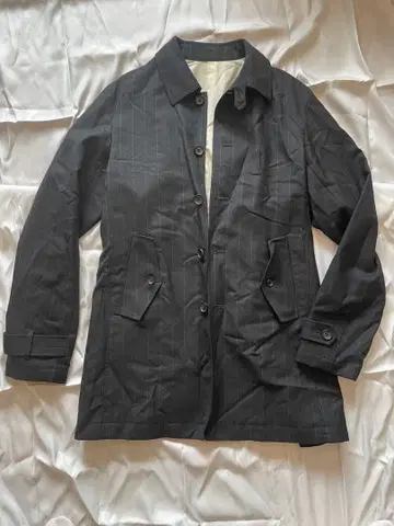 Victim 스트라이프 코트 M 사이즈 다크 그레이