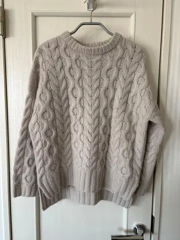 INED 그레이지 캐시미어 케이블 니트 스웨터 긴팔