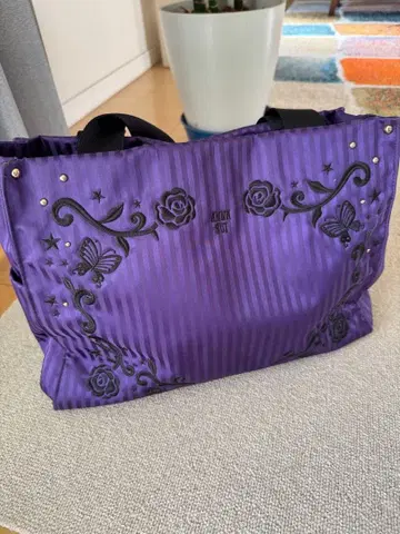 안나수이 보라색 스트라이프 숄더백