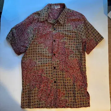 Batik Putri 반팔 셔츠 바틱 패턴