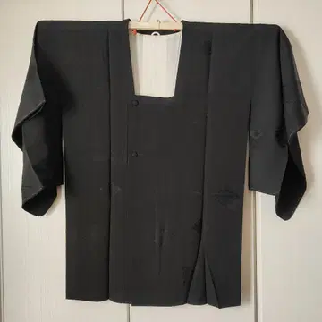 블랙 겉옷 무지 패턴