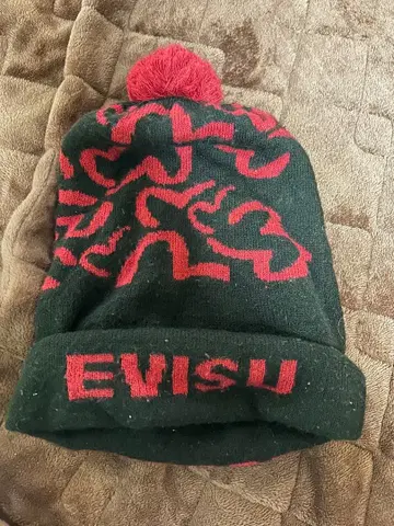 가격 인하! EVISU 폼폼 포함 니트 모자 블랙 레드