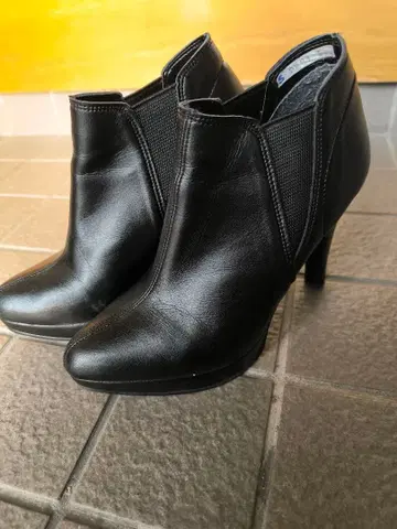 에스페란자 블랙 앵클부츠 하이힐
