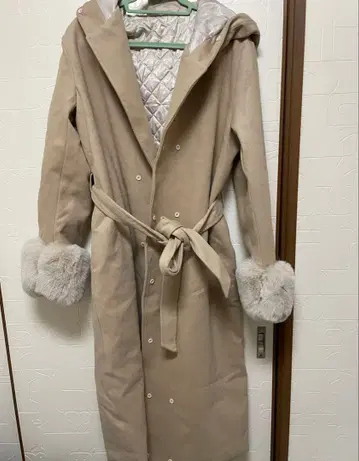 베이지 롱 코트
