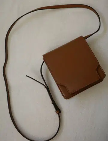 MARGE SHERWOOD 브라운 숄더백