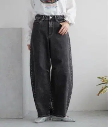 LOWRYSFARM 콘 커브 팬츠