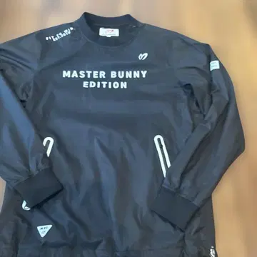 MASTER BUNNY EDITION 블랙 스니드 사이즈 4