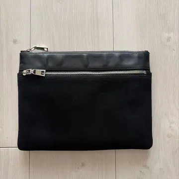 SHIPS 블랙 클러치백