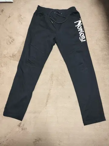 Norton 블랙 조거 팬츠