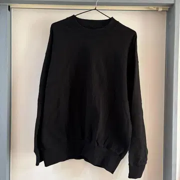 remer 블랙 크루넥 맨투맨