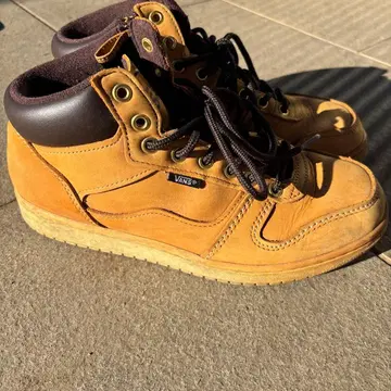 VANS 브라운 하이컷 스니커즈 26cm