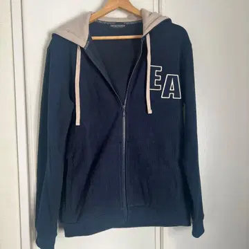 [컨디션 최상] Emporio Armani 네이비 후드 부착 후드티