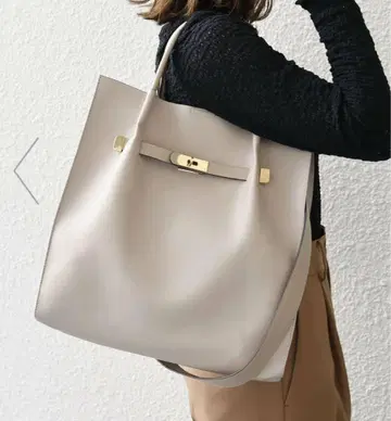 베이지 가죽 토트백