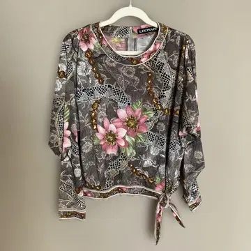 꽃무늬 레이스 프린트 울 실크 소재 긴팔 상의