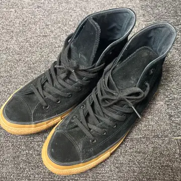 블랙 스웨이드 하이컷 스니커즈