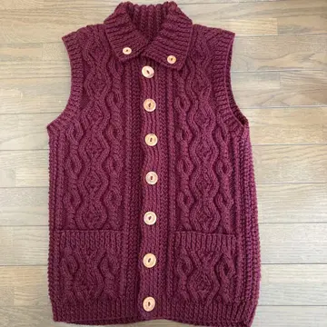 INVERALLAN 버건디 케이블 니트 베스트