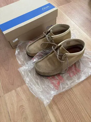 Clarks 베이지 모카신 신발 클락스 왈라비 메이플 스웨이드