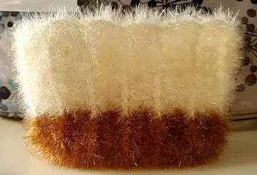 [ 손뜨개질의 반짝이는 파우치 ] 브라운 x 아이보리