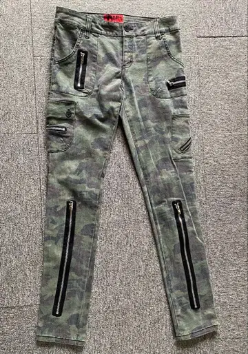 TRIPP NYC 스키니 팬츠 사이즈 28 카모플라주 패턴 스트레치