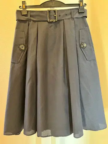 [배송비 포함] 블루 라벨 네이비 컬러 플레어 스커트 36 사이즈