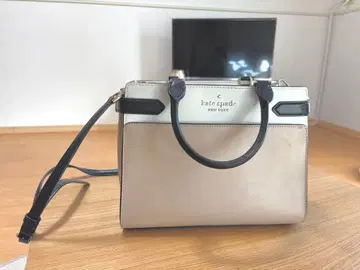 케이트 스페이드 숄더백 베이지/화이트/블랙