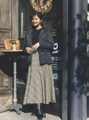 저스길리티 퀼팅 다운 숏코트 블랙