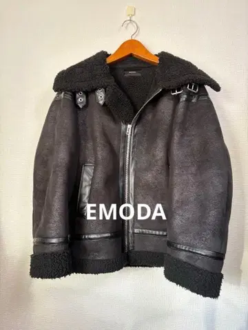 EMODA 오버 칼라 코쿤 B3 페이크 무스탕 보아 자켓