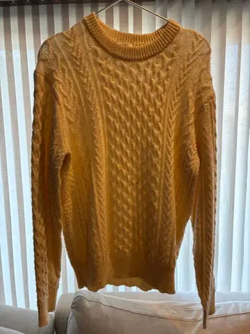 유니클로 케이블 니트 스웨터 M