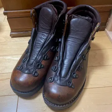 Grandi Tuttoni 브라운 가죽 하이컷 아웃도어 부츠