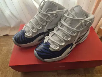 리복 퀘스천 미드 호랑이 무늬 스니커즈